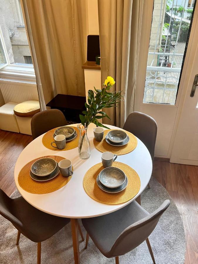 Adorable, Cosy Apartment At The Heroes' Square Budapest Budapeste Exterior foto